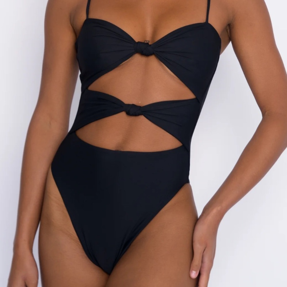 Skatie Lisa One Piece